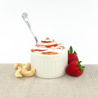 Joyurt - iaurt vegetal din caju, cu capsuni. Rawckers